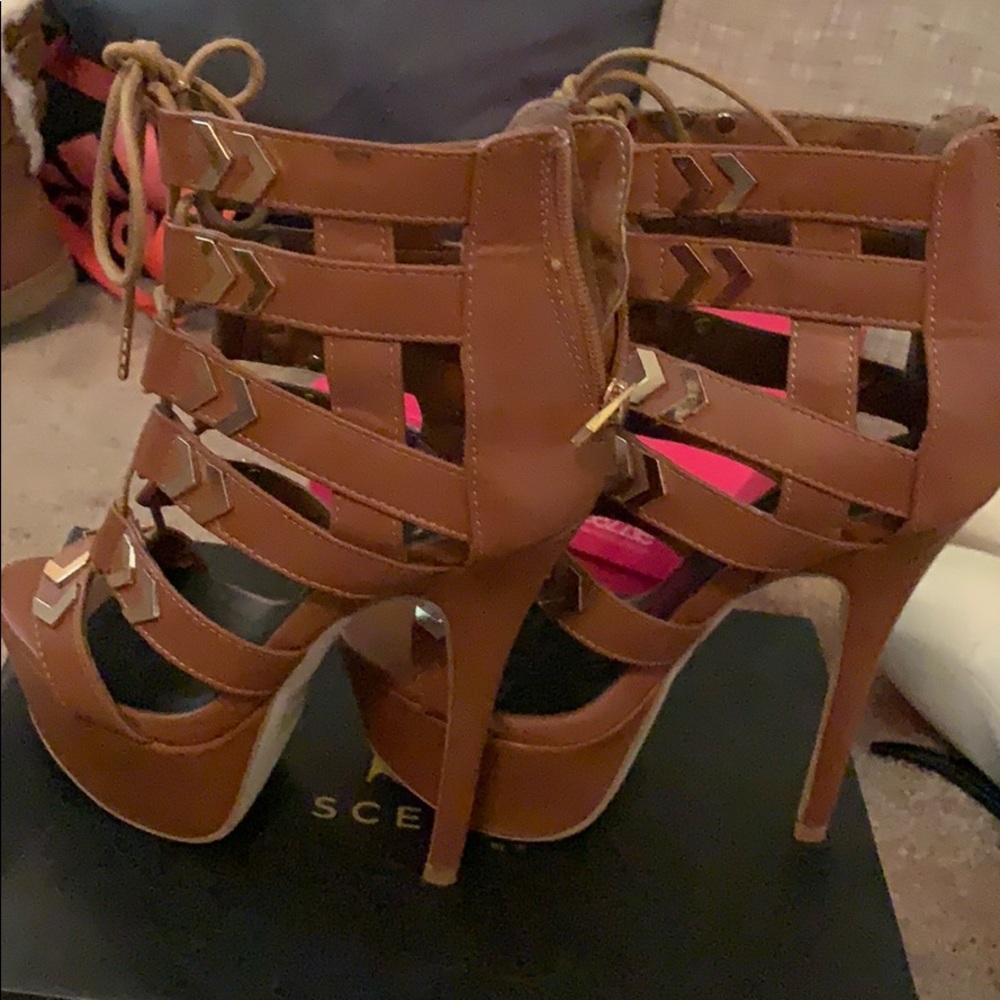 Heel Sandals - Picture 2 of 2